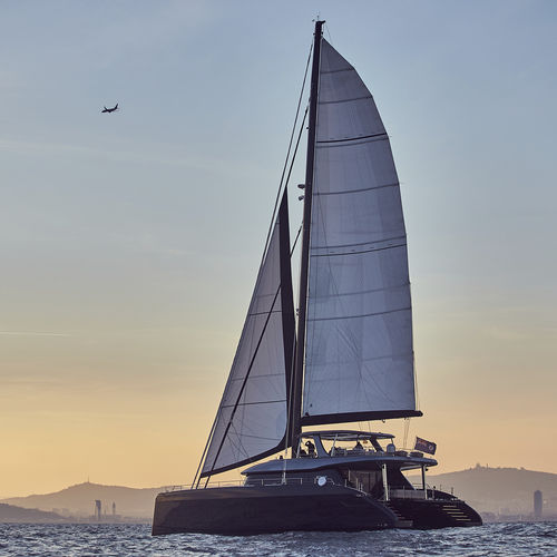 Katamaran-Segelyacht - Sunreef 80 - Sunreef Yachts - 5 Kabinen / mit offenem Heck / Flybridge