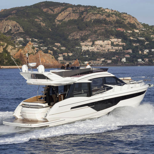 Motoryacht für Kreuzfahrten - 500 FLY - Galeon - klassisch / Flybridge / 3 Kabinen