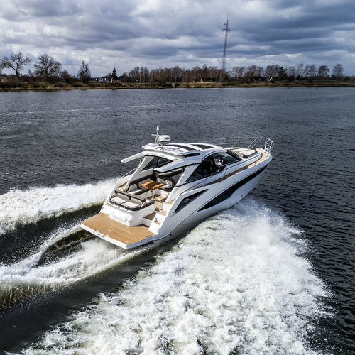 Express-Cruiser / Innenborder - 405 HTS - Galeon - zweimotorig / Hardtop / Sport