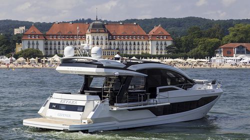 Sport-Motoryacht - 650 SKYDECK - Galeon - Flybridge / 4 Kabinen
