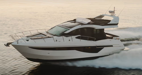 Express-Cruiser / Innenborder - 470 SKY - Galeon - zweimotorig / Hardtop / max. 12 Personen