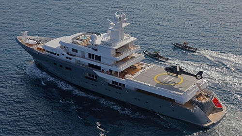 Megayacht für Kreuzfahrten - M/Y PLANET NINE - Admiral yachts - Explorer / Raised Pilothouse / 12 Kabinen