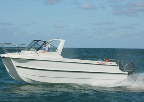 Cabin-Cruiser / Katamaran - 3000 - Noosa Cat Australia - Außenborder / Open