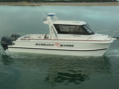 Cabin-Cruiser / Katamaran - 3000 - Noosa Cat Australia - Außenborder / Hardtop / Sportfischer