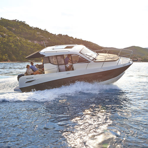 Cabin-Cruiser / Außenborder - Activ 905 Weekend - Quicksilver Boats - zweimotorig / Hardtop / für Angelsport