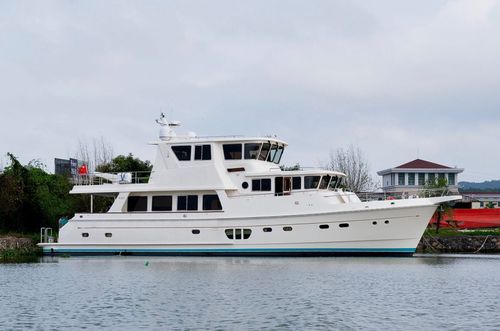 Motoryacht für Kreuzfahrten - Selene 72 - Selene - Trawler / mit geschlossener Flybridge / 6 Kabinen