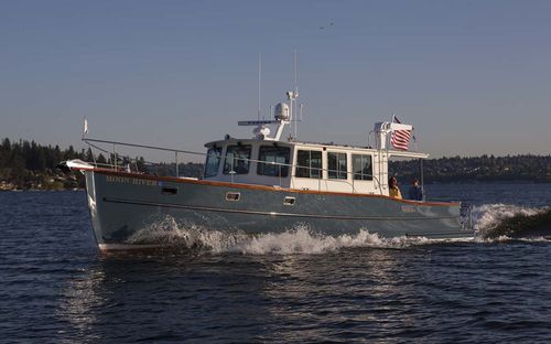 Innenborder-Trawler - Moon River 48 - Devlin - Diesel / Halbgleiter / mit Steuerhaus
