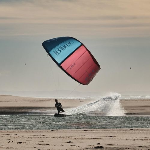 Kitesurf-Kite / Hybrid - ONE - Airush - Delta / schnell