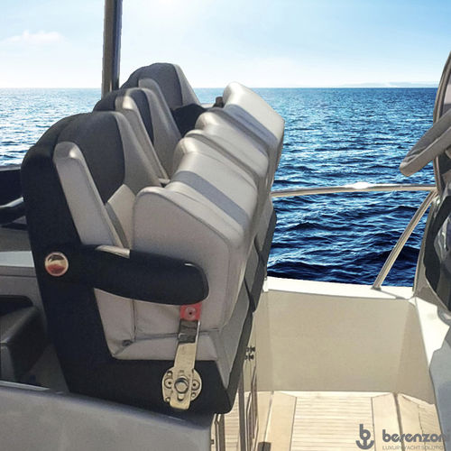 Steuermannsitz - P 220 FREE STYLE SPECIAL - Besenzoni SpA - für Boot / mit Armlehnen / klappbar