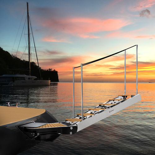 Yachtleiter - SP 600 G - Besenzoni SpA - schwenkbar / Boarding / Heck