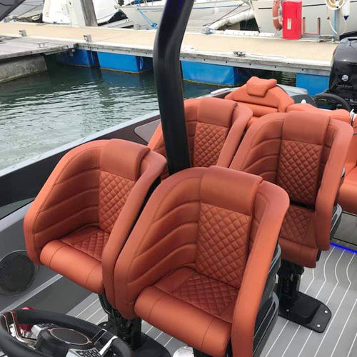 Steuermannsitz - P 397 MEDUZA - Besenzoni SpA - für Boot / mit Armlehnen / elektrisch