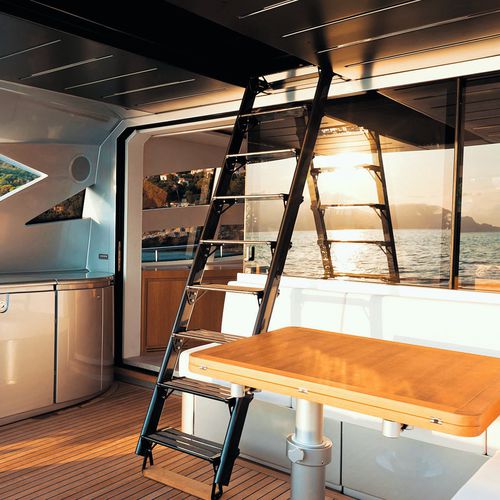 Bootsleiter - SI 511 - Besenzoni SpA - Hub / Flybridge / Carbon