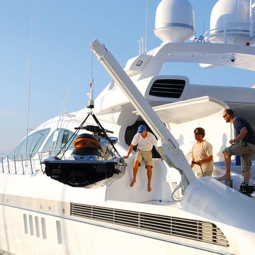 Davit für Yacht - G 424 - Besenzoni SpA - hydraulisch / Teleskop / schwenkbar