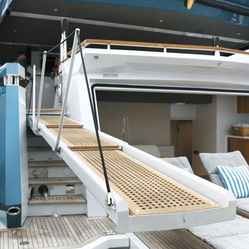 Gangway für Yacht - PI 483 - Besenzoni SpA - Teleskop / versenkbar / ferngesteuert
