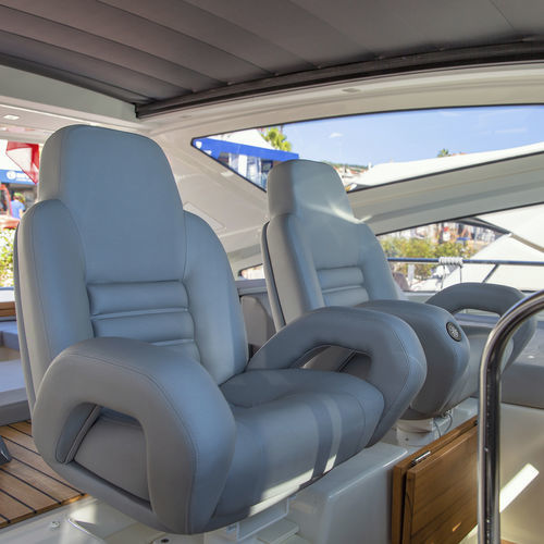 Steuermannsitz - P 416 PRESIDENT  - Besenzoni SpA - für Boot / mit Armlehnen / einstellbar