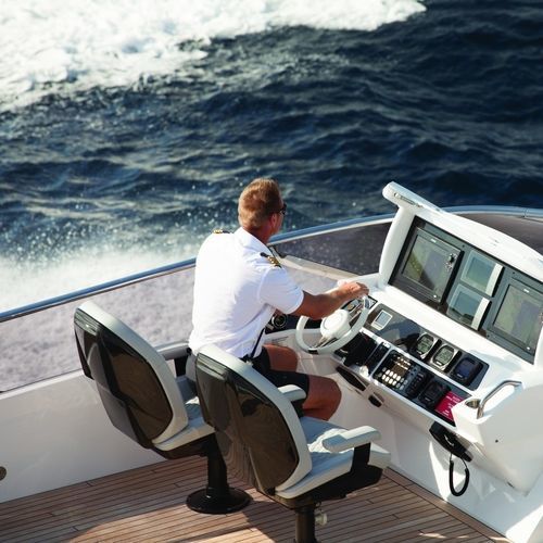 Steuermannsitz - P 453 STEALTH - Besenzoni SpA - für Boot / für Yacht / hohe Rückenlehne