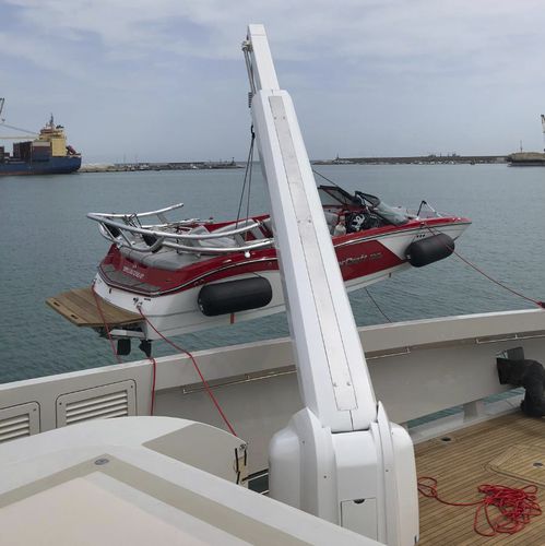 Kran für Yacht - G 370 - Besenzoni SpA - für Boot / Teleskop / hydraulisch
