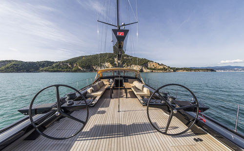 Baum für Segelyachten - Hall Spars & rigging - maßgefertigt / V-förmig / Carbon