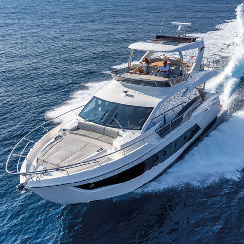 Motoryacht für Kreuzfahrten - 62 FLY - Absolute Yachts - Flybridge / IPS / 4 Kabinen