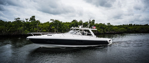 Express-Cruiser / Außenborder - 475 SPORT YACHT - Intrepid - dreimotorig / Sportfischer