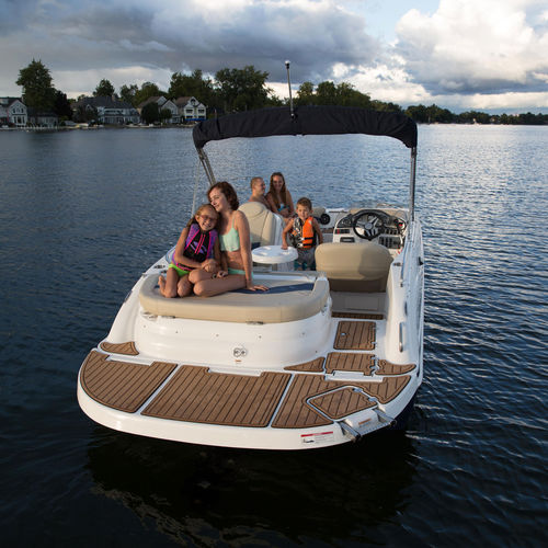 Deck-Boat / Innenborder - SS 202 I/O - Hurricane - Wakeboard / max. 12 Personen / Sonnendeck
