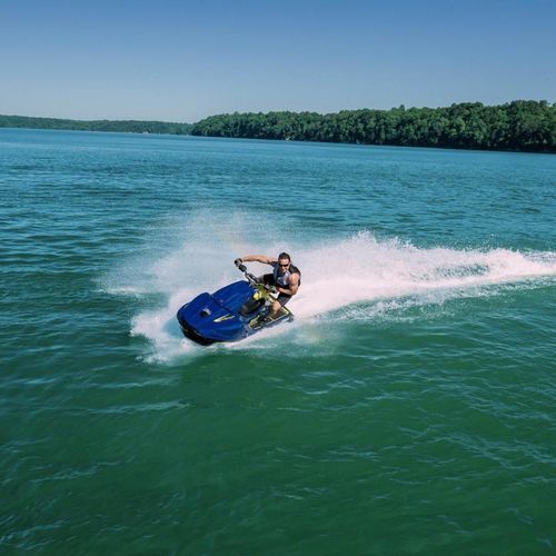 Sitzender Jet-Ski - WaveBlaster - Yamaha Motor Europe - Marine - 1 Platz