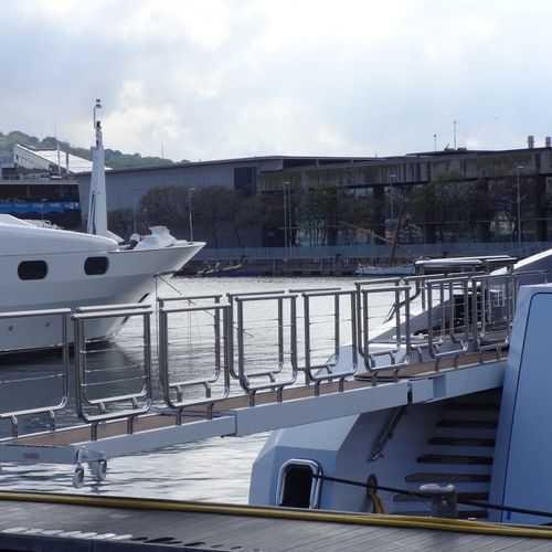 Gangway für Superyacht - Cramm Yachting Systems BV - Teleskop / hydraulisch / Aluminium