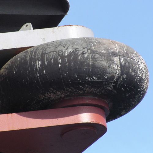 Fender für Hafen - RF series - Trelleborg Marine and Infrastructure - für Schiff / Kai / Reifen