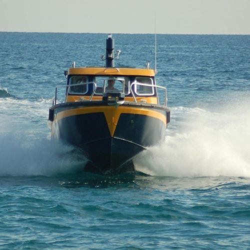Innenborder-Konsolenboot - M 900 - MOGGARO ALUMINIUM YACHTS - mit geschlossenem Cockpit / Aluminium / max. 18 Personen