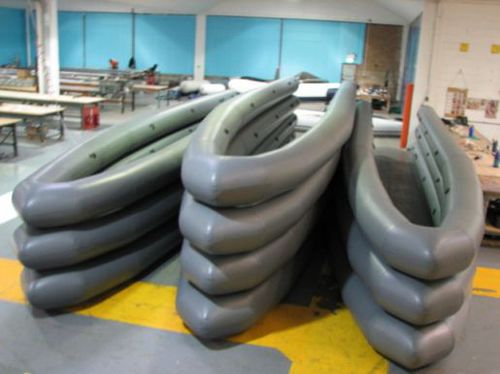 Aufblasbarer Schwimmkörper für Schlauchboote - Wing & Henshaw inflatable Solutions