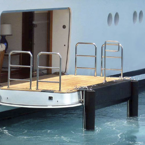Boarding-Plattform - Megafend - für Yacht / Kohlefaser / maßgefertigt
