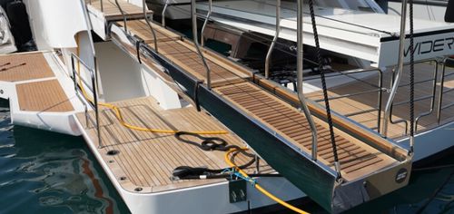 Gangway für Yacht - MULTI  - Sanguineti Chiavari produzione articoli nautici s. - Teleskop / manuell / ferngesteuert