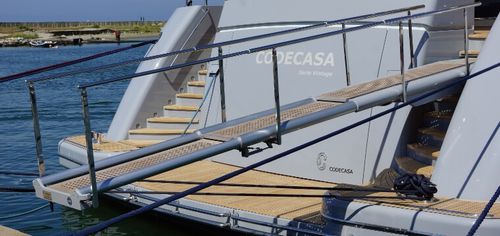 Yacht-Gangway - MIZAR - Sanguineti Chiavari produzione articoli nautici s. - Teleskop / hydraulisch / motorisiert