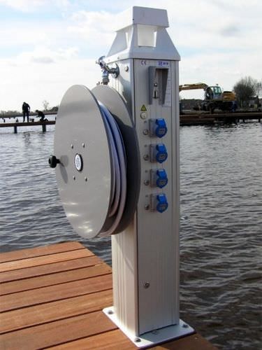Stromversorgungssäule - Atlantic - Seijsener Harbour Services - Wasserversorgung / für Steg / mit Schlauchaufroller