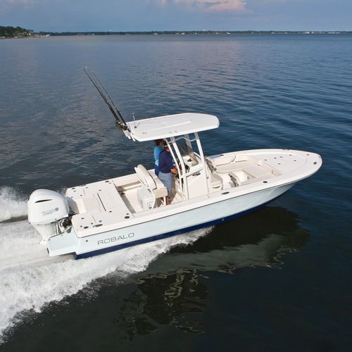 Bay-Boat / Außenborder - 246 CAYMAN - Robalo - mit Mittelkonsole / Sportfischer / max. 9 Personen