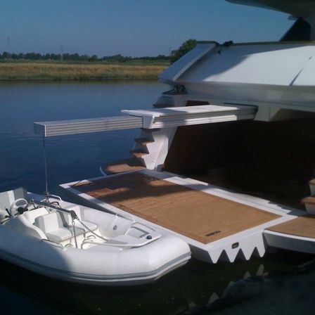 Davit für Yacht - 58T - Pin-craft - hydraulisch / Teleskop / Decken