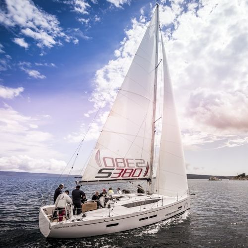 Segelboot für Fahrten- und Regattasegeln - S38 - Salona yachts - 2 Kabinen / Bugspriet / mit Doppelsteuerrad