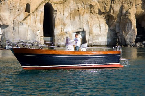 Innenborder-Konsolenboot - CORALLO 25 NEW - CO.ME.NA - Gozzo / klassisch