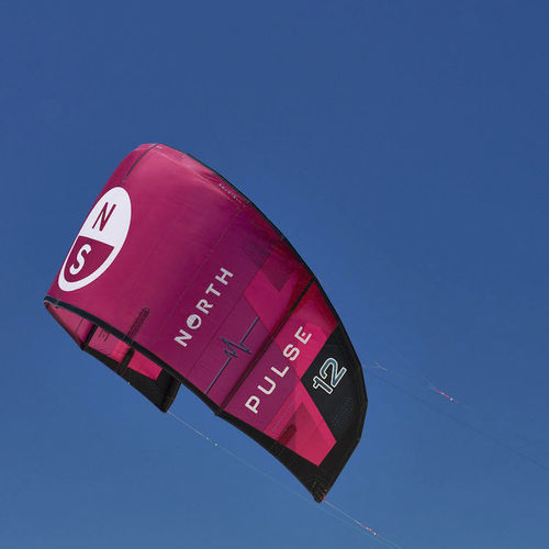 Kitesurf-Kite / C-shape - PULSE - North Kites - Freestyle / für starken Wind / schnell