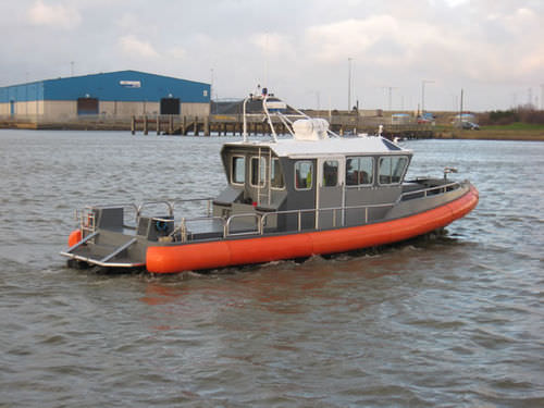 Patrouillenboot Berufsschiff - ALN 098 ‘QATABAN’ - Alnmaritec - Inboard-Hydrojet / Festrumpf-Schlauchboot