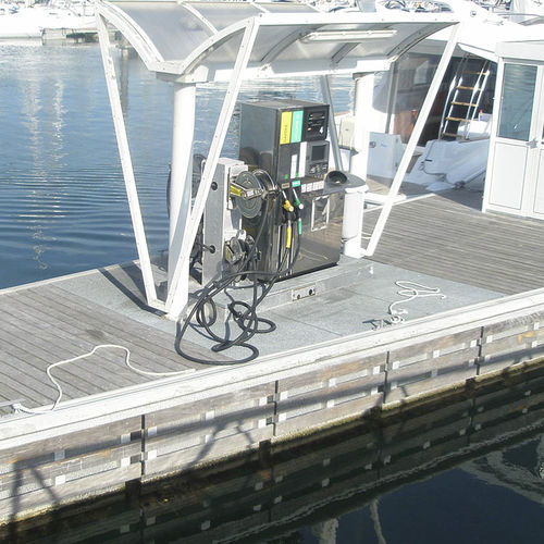 Schwimmende Tankstelle für Yachthafen - Metalu Industries International