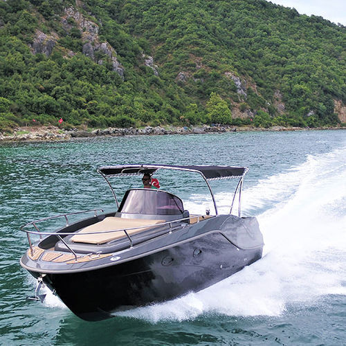 Cabin-Cruiser / Außenborder - 780 WA - Moonday Yachts - Benzin / zweimotorig / Gleiter