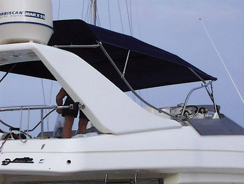 Bimini-Top für Motorboot - Nauti Sattler - für Flybridge / mit Edelstahlstruktur / maßgefertigt
