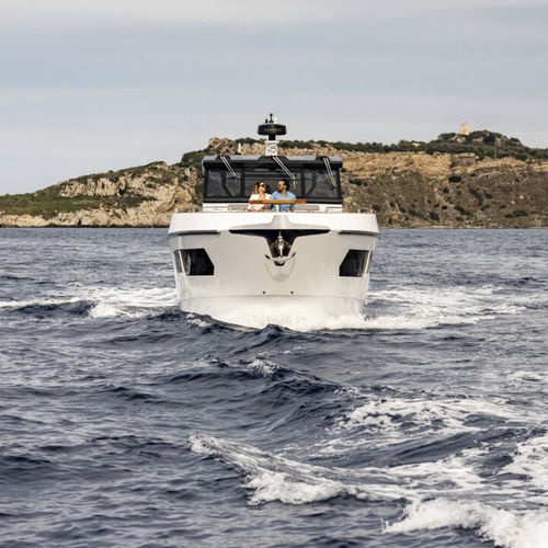 Express-Cruiser / Außenborder - A50 - Aicon - dreimotorig / Softtop / Küstenfahrten