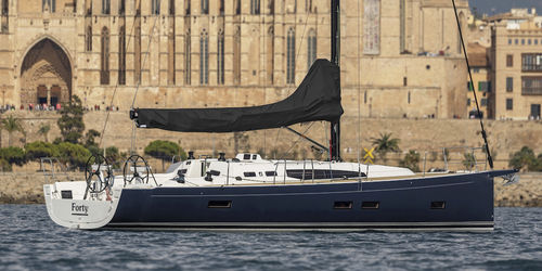 Segelboot für Kreuzfahrten - J/40 - J Composites / J Boats - Ocean Racing / 3 Kabinen / Bugspriet