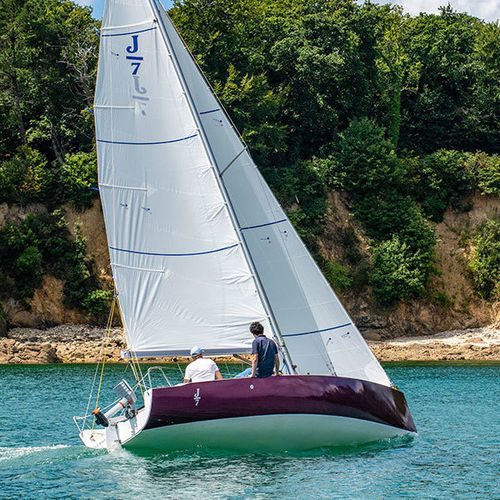 Daysailer-Segelboot - J/7 - J Composites / J Boats - Open / Glasfaser / trailerbar