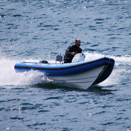 Außenborder-Schlauchboot - F-10 - Veryslenderrib - RIB / mit Mittelkonsole / Open