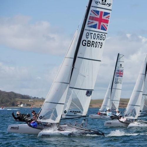 Sportkatamaran mit Foil - 15 Olympic - Nacra Sailing - Einhand / mit Doppeltrapez / GFK