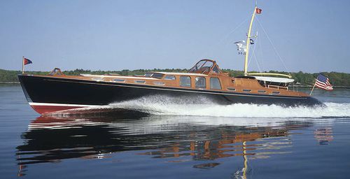 Traditionelle Motoryacht - LIBERTY - Hodgdon Yachts - klassisch / Flybridge / Verdränger Rumpf