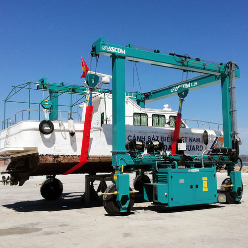 Ferngesteuerter Travellift - BHT 25 - ABI TRAILERS - Vierradantrieb